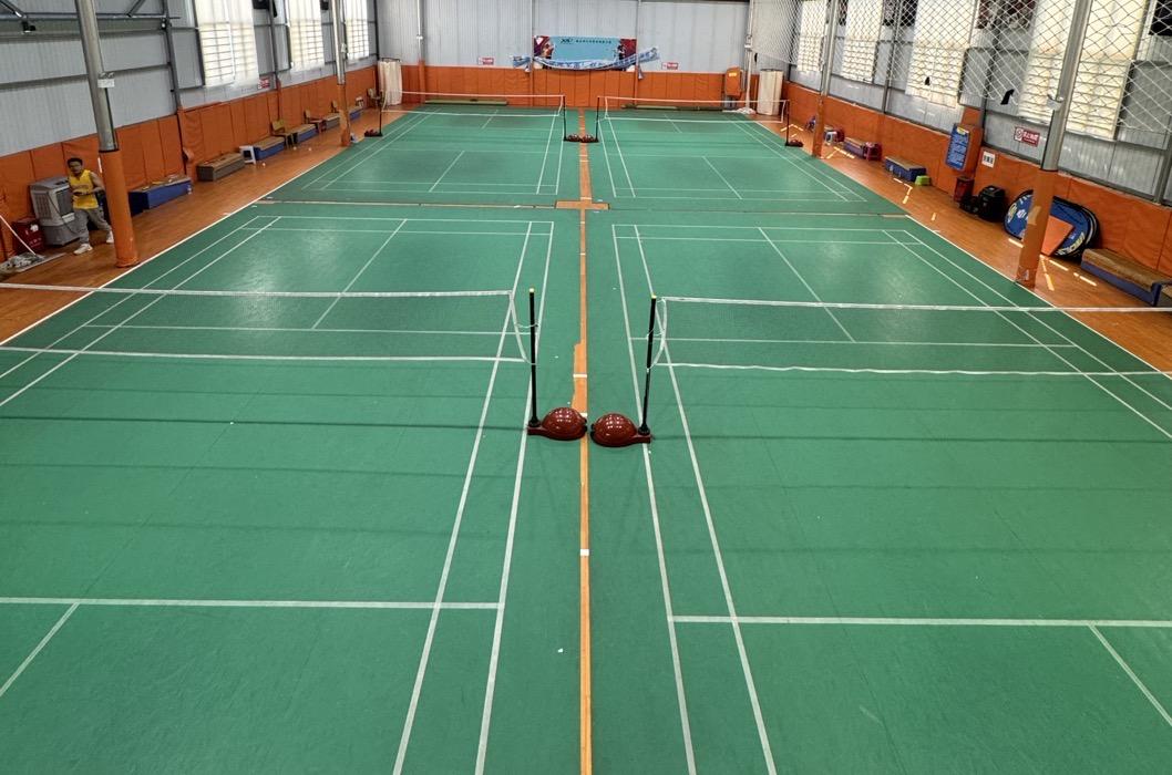 鸿顥羽毛球篮球馆2
