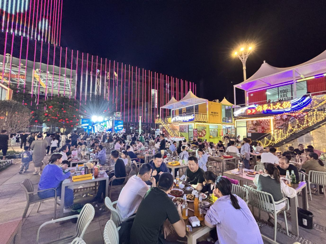 多业态融合:杏耀代理助力三门峡文化宫潮流街区打造夜市经济新标杆4